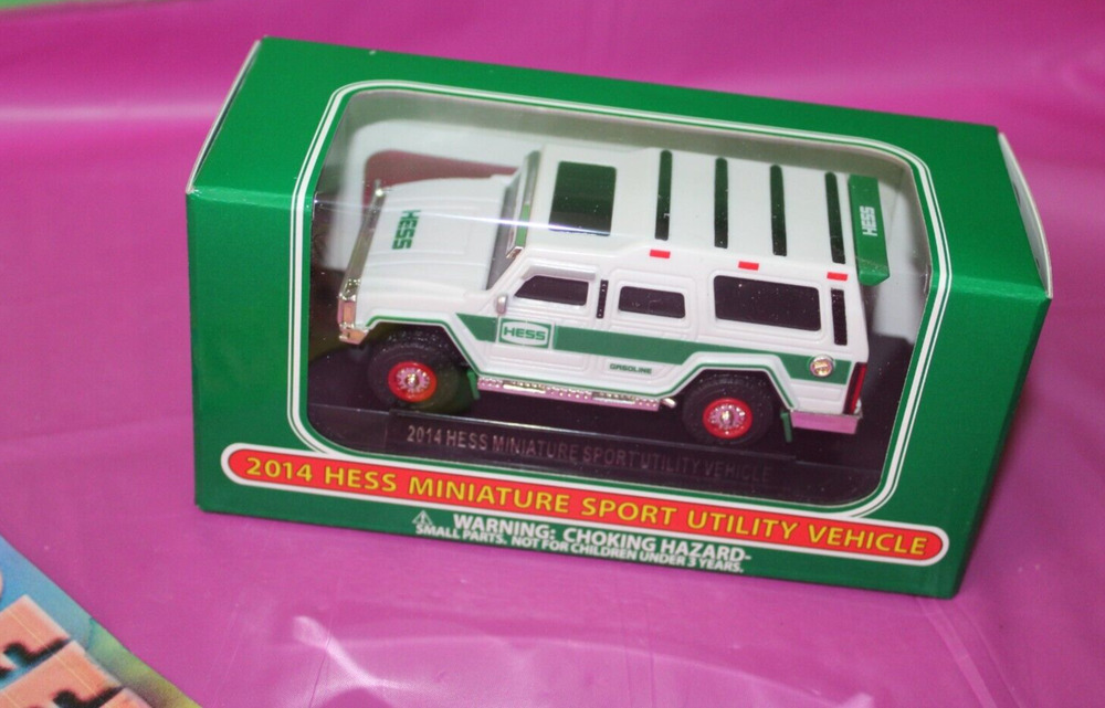 17 Pc Hess 2014 Miniature Sport Utility Vehicle SUV Holiday Toy Christmas In Box